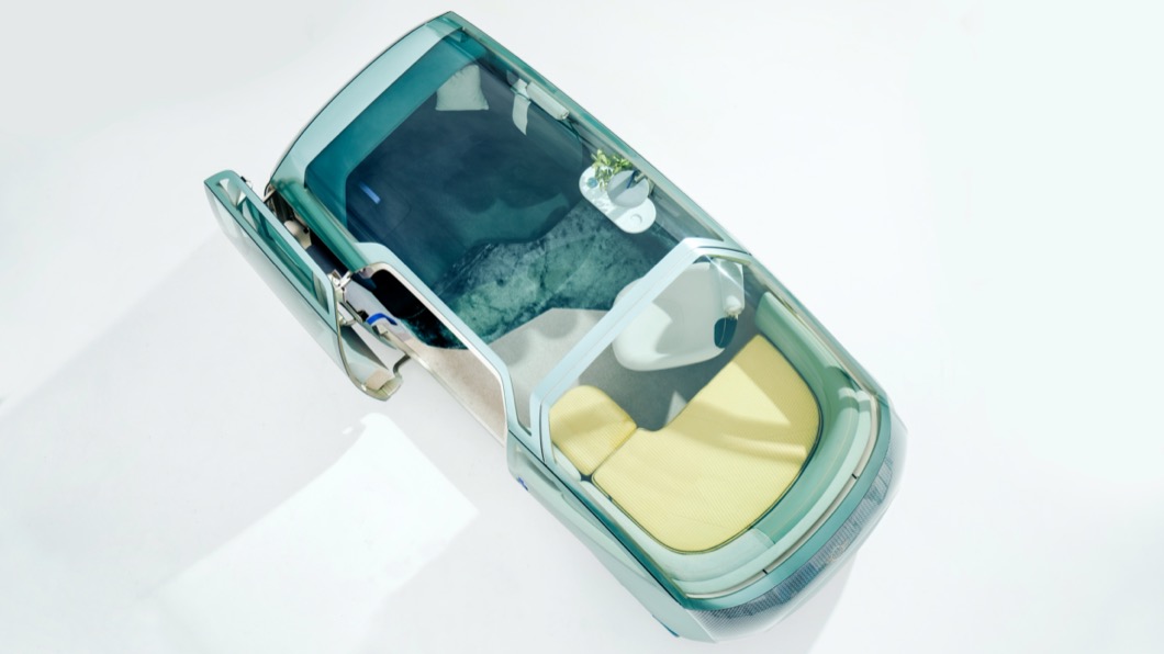 MINI Vision Urbanaut具備挑高的車頂，並且採用玻璃材質，因此可以創造出明亮的空間。(圖片來源/ MINI)