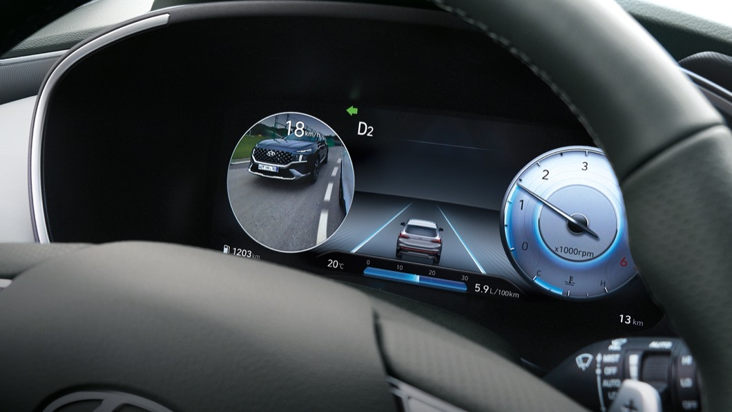 車上也導入全新12.3吋液晶數位儀表，中央也配備8吋多媒體系統。(圖片來源/ Hyundai)