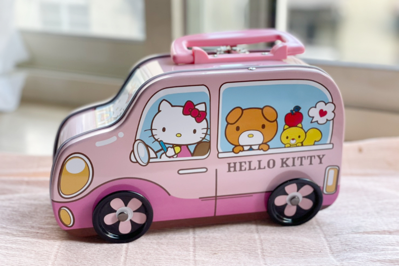 可愛來襲！APP（限時抽）Hello Kitty超萌水杯＋餅乾禮盒！