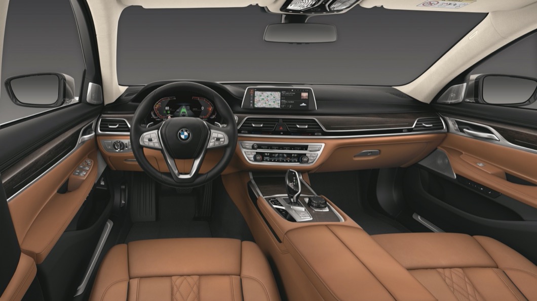 BMW 7系列Diamond Edition也帶來極致奢華的座艙，提供頂級Nappa真皮內裝搭配菱格紋縫線。(圖片來源/ BMW)