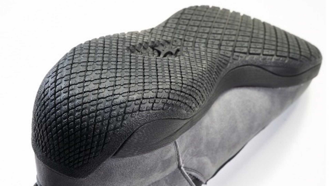 鞋底的設計可增加摩擦力，同時Mizuno的緩衝材質可增加舒適度。（圖片來源/ Mazda）