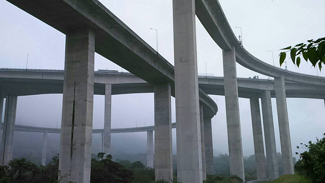 國道六號國姓交流道曾獲選為「全台最美高速公路」，高度達70公尺。（圖片來源/ TVBS）