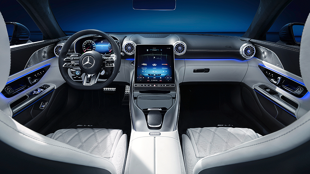 Mercedes-AMG表示新世代SL座艙設計靈感來自於300SL Roadster。(圖片來源/ Daimler)