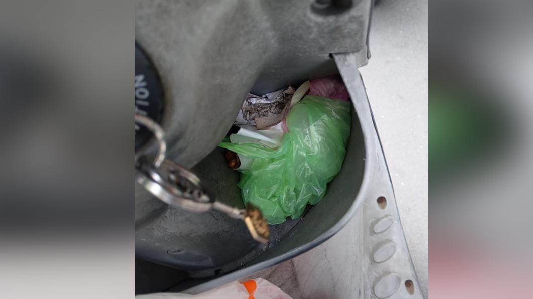 將垃圾隨意塞在他人機車手套箱將被開罰1,200元至6,000元。（圖片來源/ 臉書）