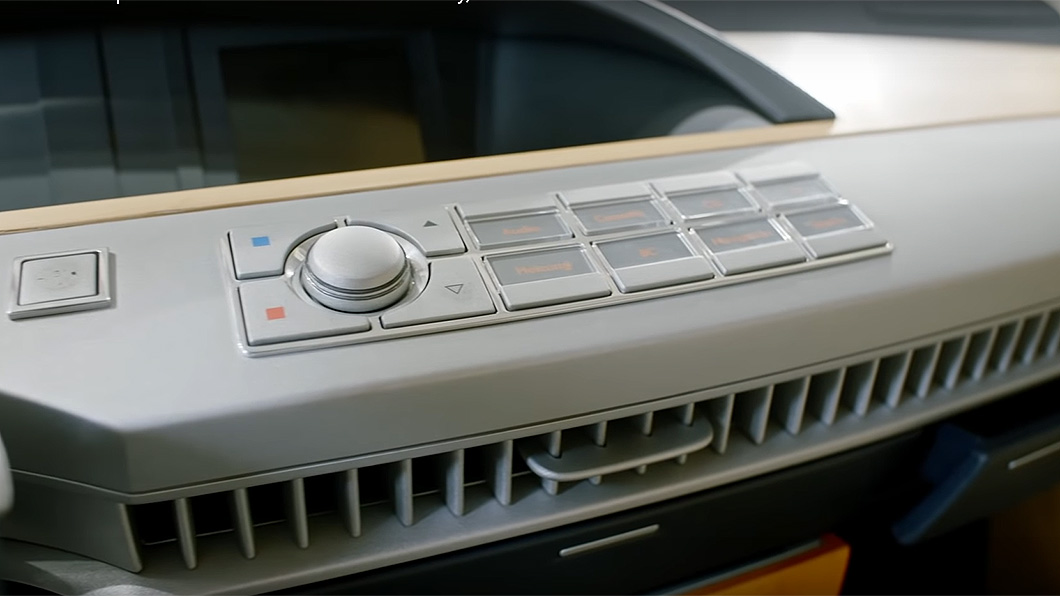 1996年的概念車上就已經裝上2001年才推出的iDrive旋鈕控制介面。（圖片來源/ BMW-Group-Classic）
