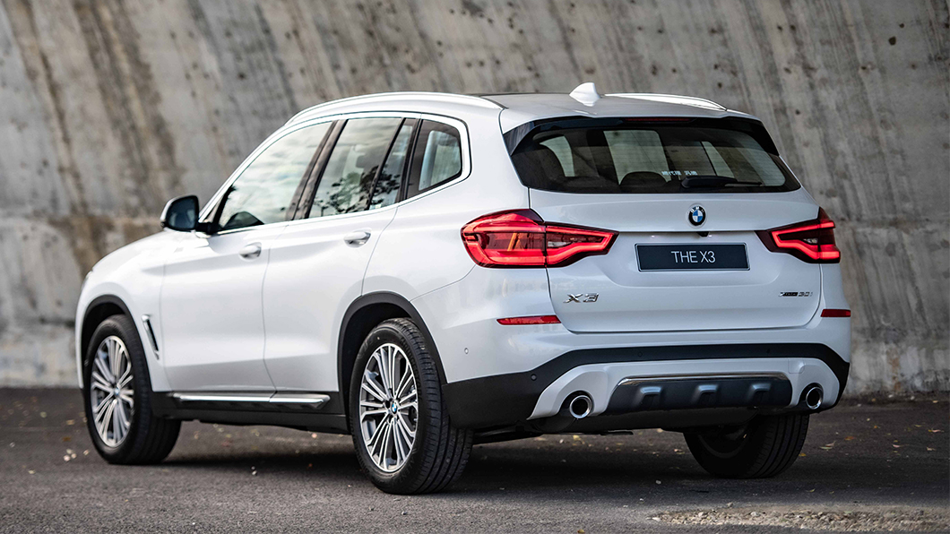 本月BMW X3「輕鬆駕馭專案」，提供低月付9,900元起等多元分期方案，或150萬60期零利率優惠方案，另可選擇租賃禮馭專案(含三年租賃零利率)，本月交車更加贈一年乙式全險。（圖片來源/ BMW）