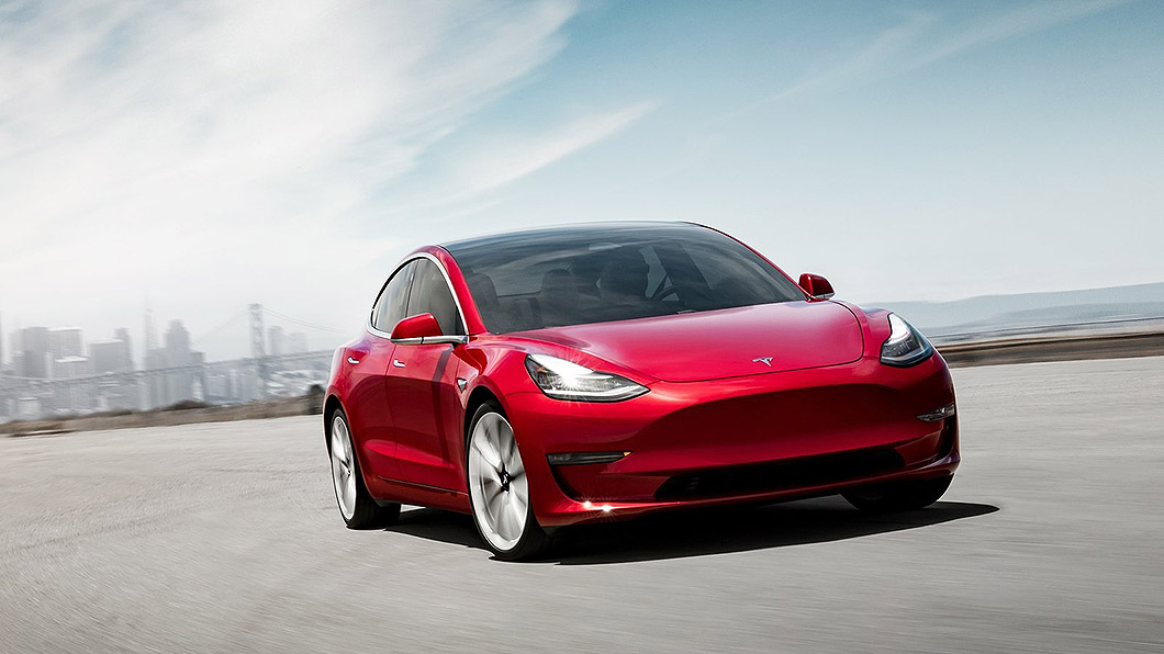 車主認為Tesla應該實現承諾，他們無需支付額外硬體升級費用就能選用FSD。(圖片來源/ Tesla)