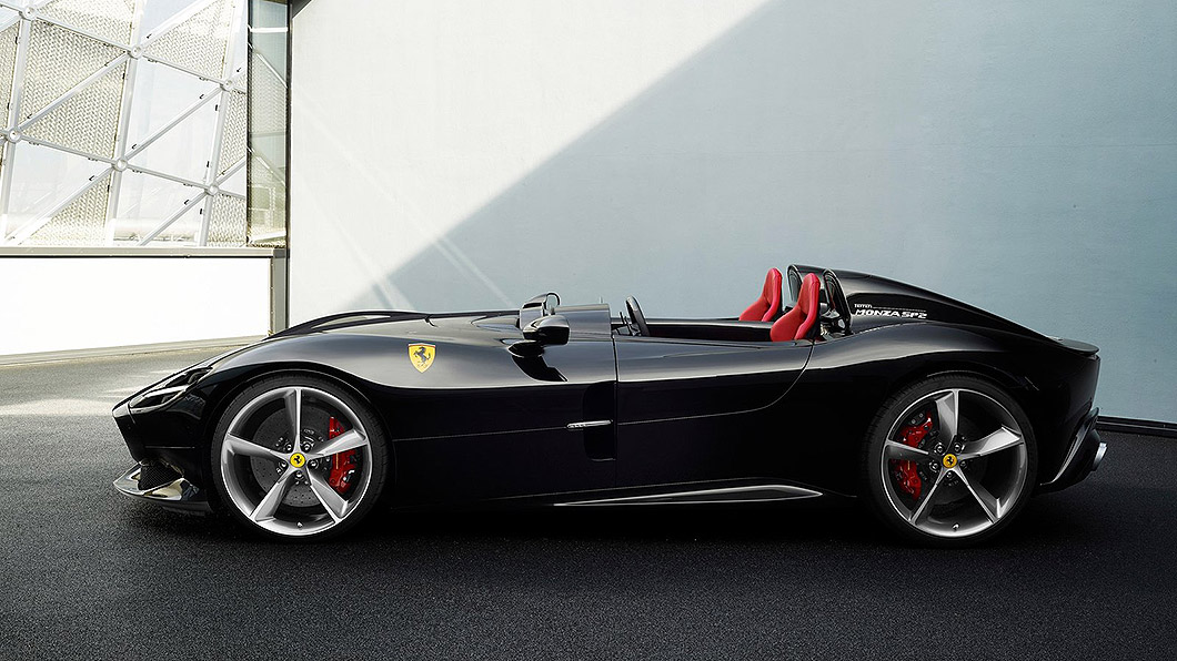 進去Ferrari工廠逛一逛，出來就帶了一台全球限量499輛的Ferrari Monza SP2。(圖片來源/ Ferrari)