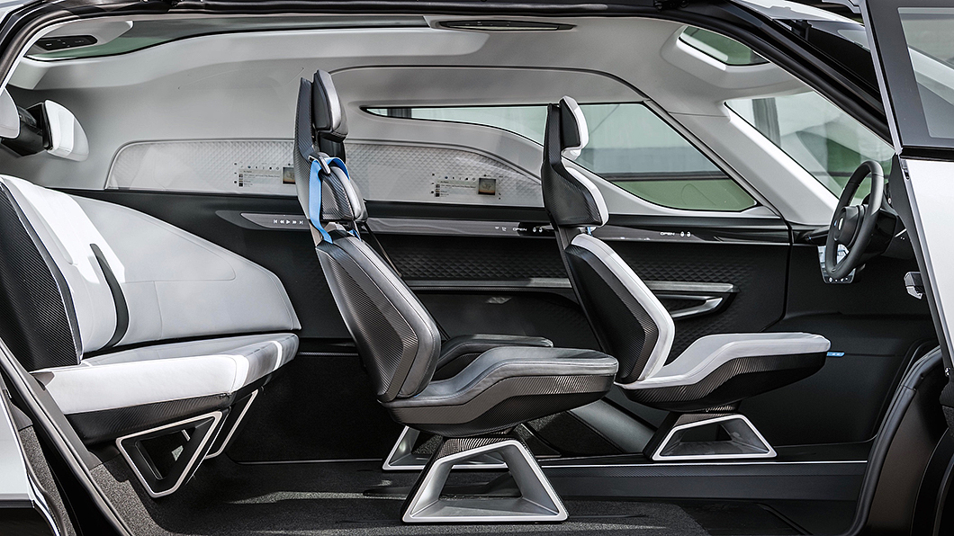 座艙內部採用1/2/3座椅規劃。(圖片來源/ Porsche)