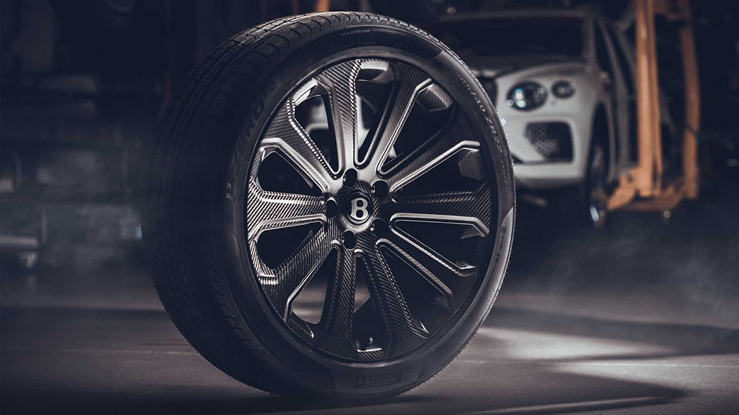 這組卡夢圈可為每只車輪減輕6kg，讓操控性與制動反應同步提升。(圖片來源/ Bentley)