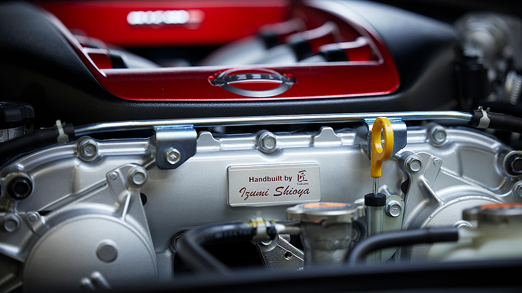 引擎蓋工匠銘牌也是GT-R Nismo Special Edition也是標準配備。(圖片來源/ Nissan)