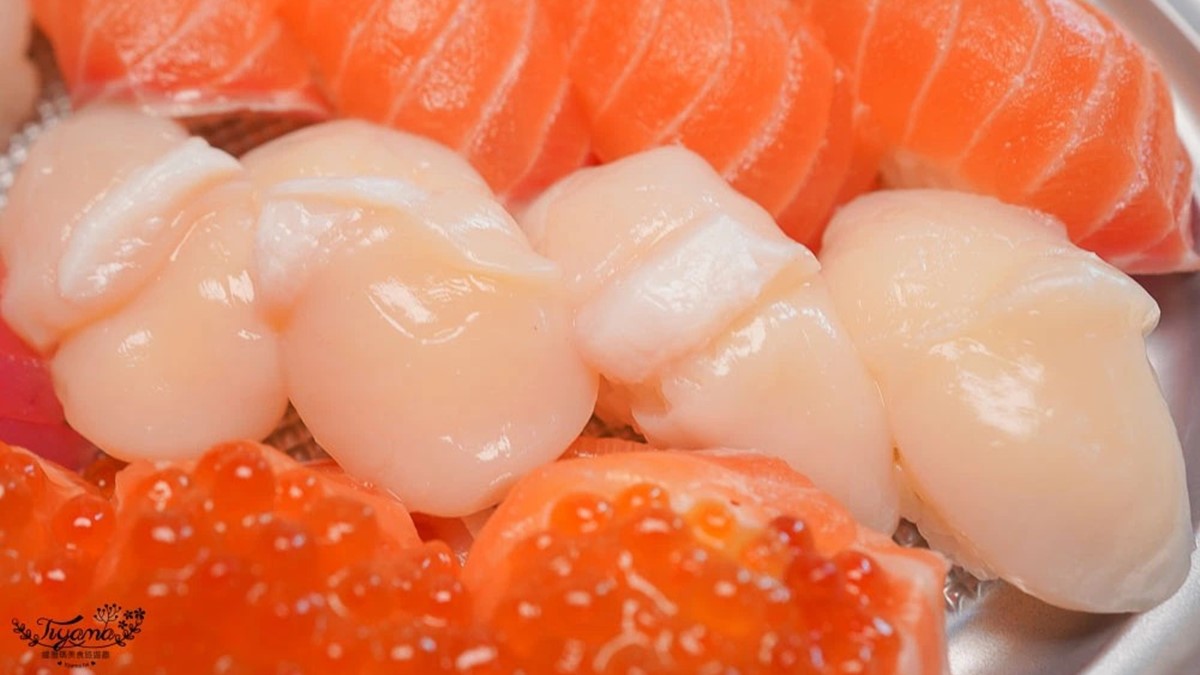 滿滿32貫！浮誇「壽司餐盒」吃得到親子鮭魚、明太子鮪魚，炙燒系列必嗑北海道干貝