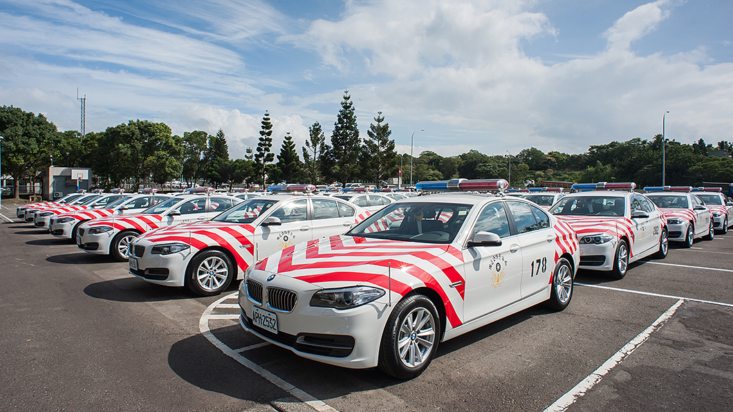 紅斑馬家族現在以BMW 5 Series車款為主力。