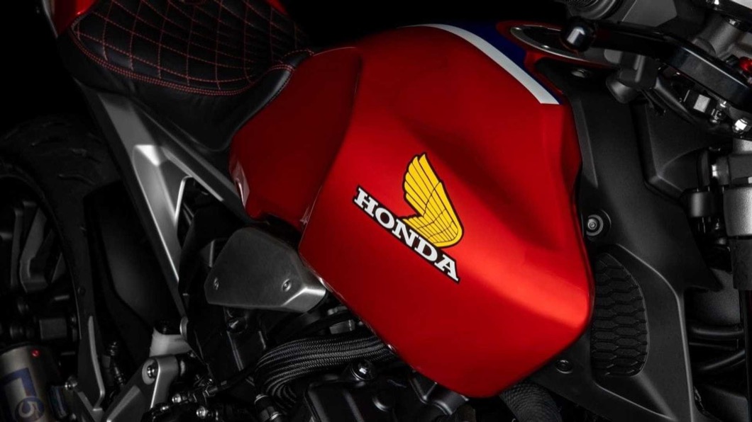 油箱上面的Honda Logo也是選用復古的Honda廠徽。(圖片來源/ 5Four)