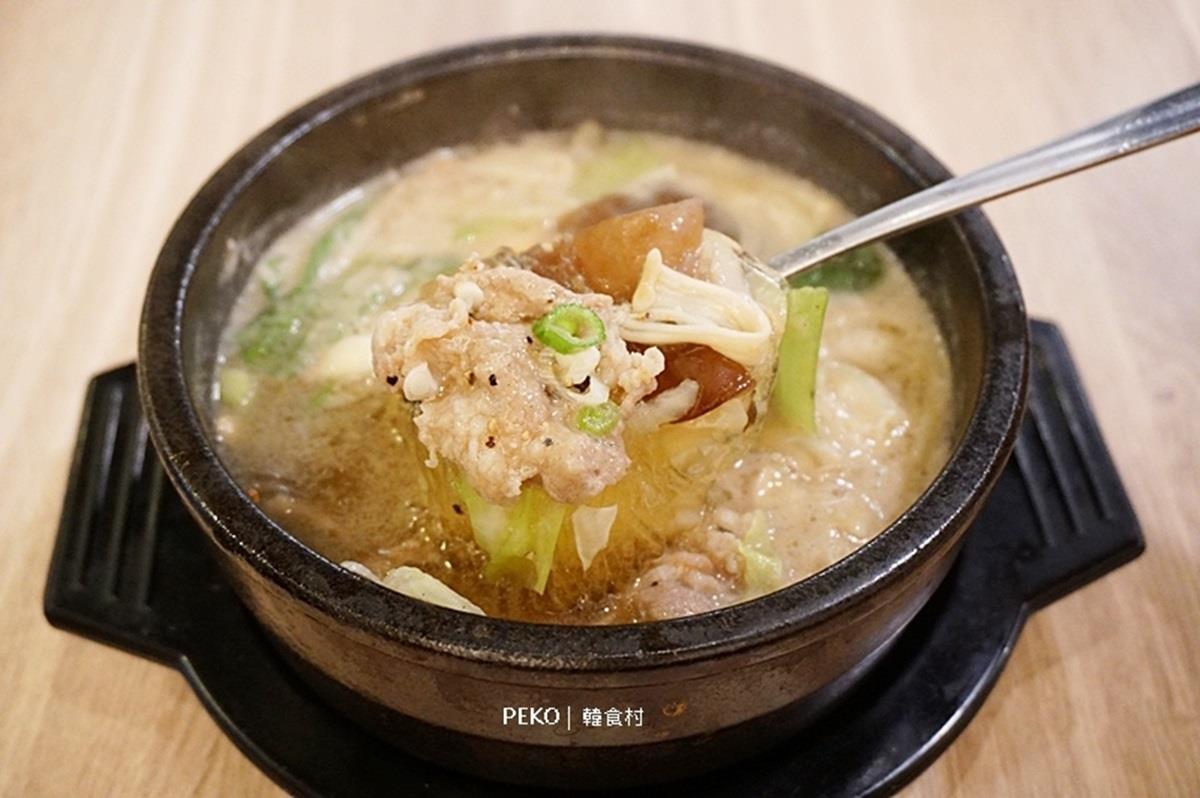 CP值破表！道地韓式料理內用湯品、紫米飯無限續，必點大分量「部隊鍋」酸辣超過癮