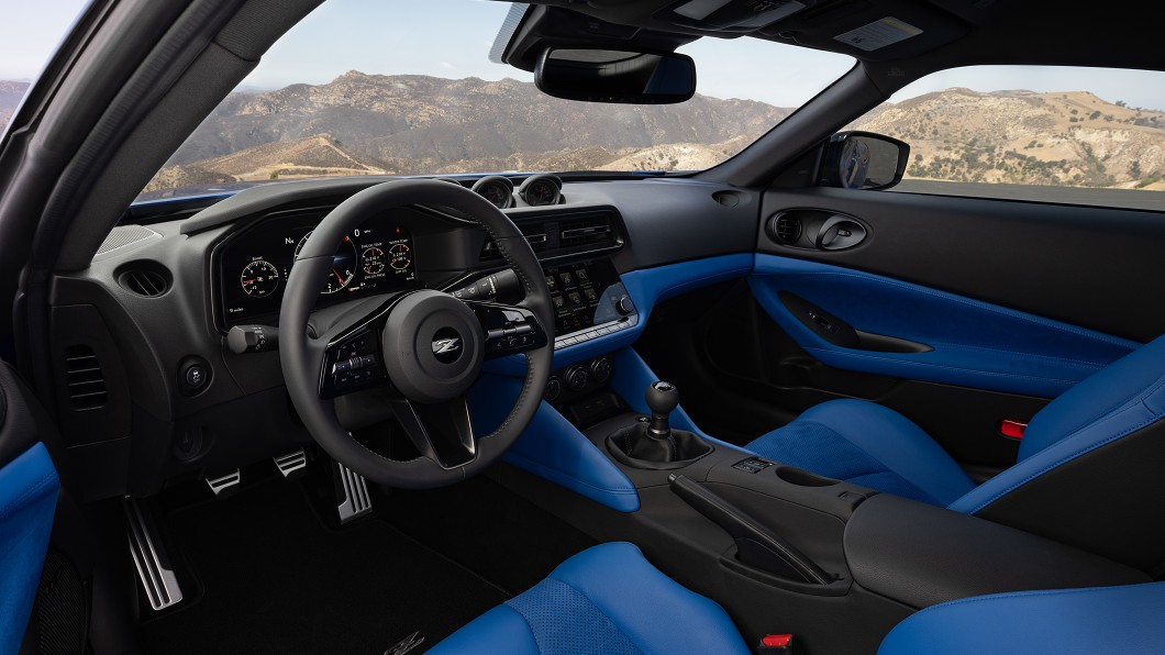 車內配備12.3吋全數位液晶儀錶板與8吋觸控式多媒體資訊整合系統顯示幕。(圖片來源/ Nissan)