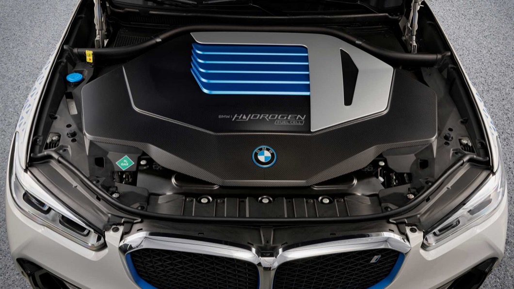 BMW表示iX5 Hydrogen車上搭載的馬達可以提供369匹的最大馬力。(圖片來源/ BMW)