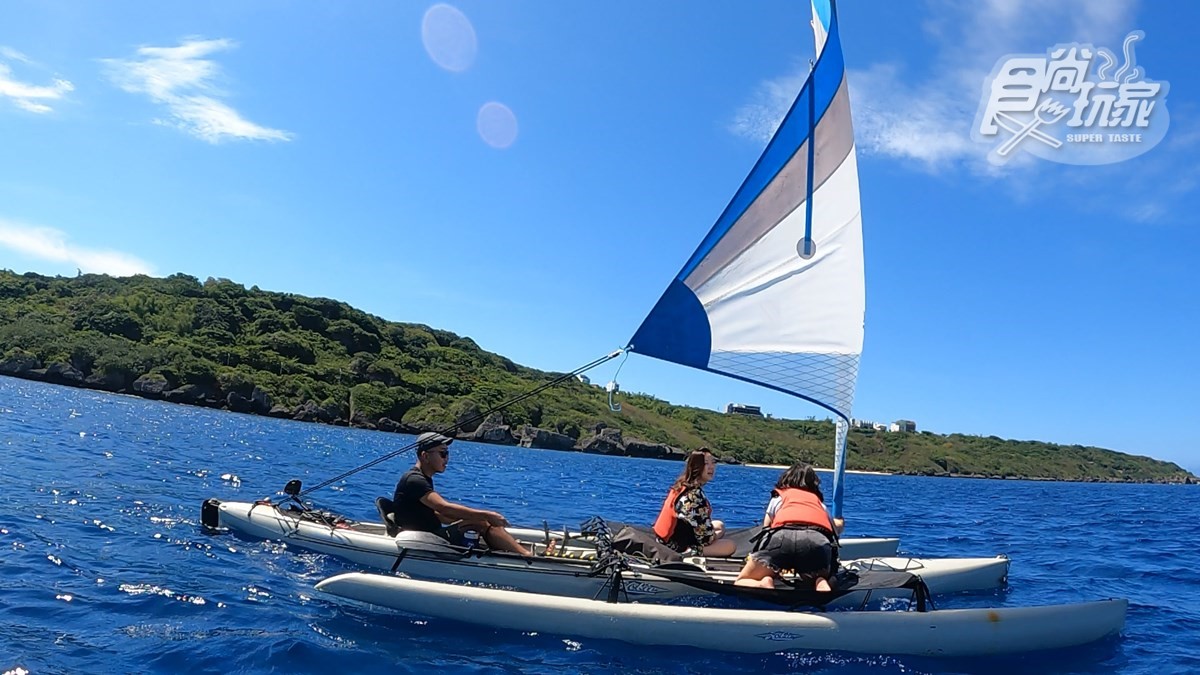 全台唯一！「風帆獨木舟」海上漫遊免划槳，還能「祕境浮潛」賞珊瑚礁、綠蠵龜