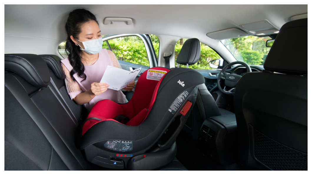 請依循各廠牌說明書「安」裝安全座椅。(圖片來源/Ford)