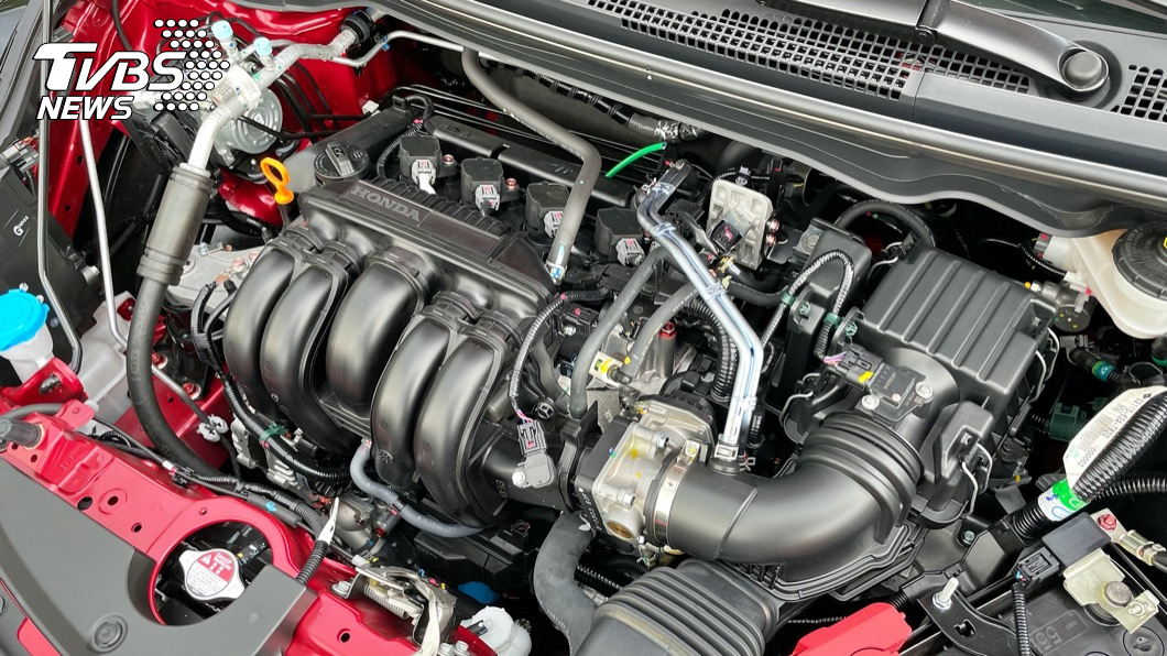 四代Honda Fit這次也換上全新動力搭配，排氣量仍然為1.5升但是替換成雙凸輪軸地球夢自然進氣引擎。(圖片來源/ TVBS)