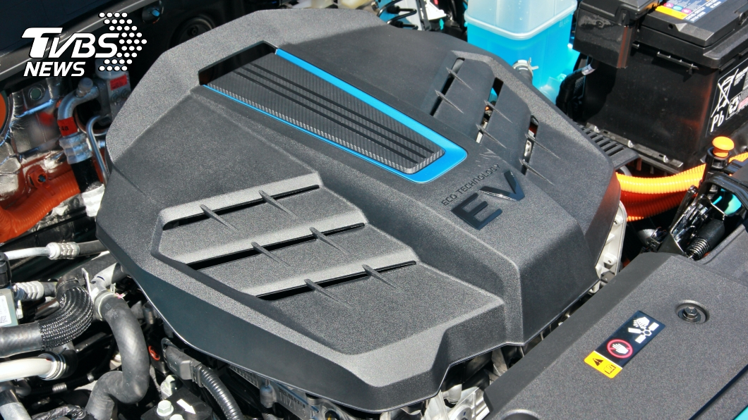 本次所試駕的車型為EV500，具備64kWh電池容量，續航里程約為482公里。(圖片來源/ TVBS)