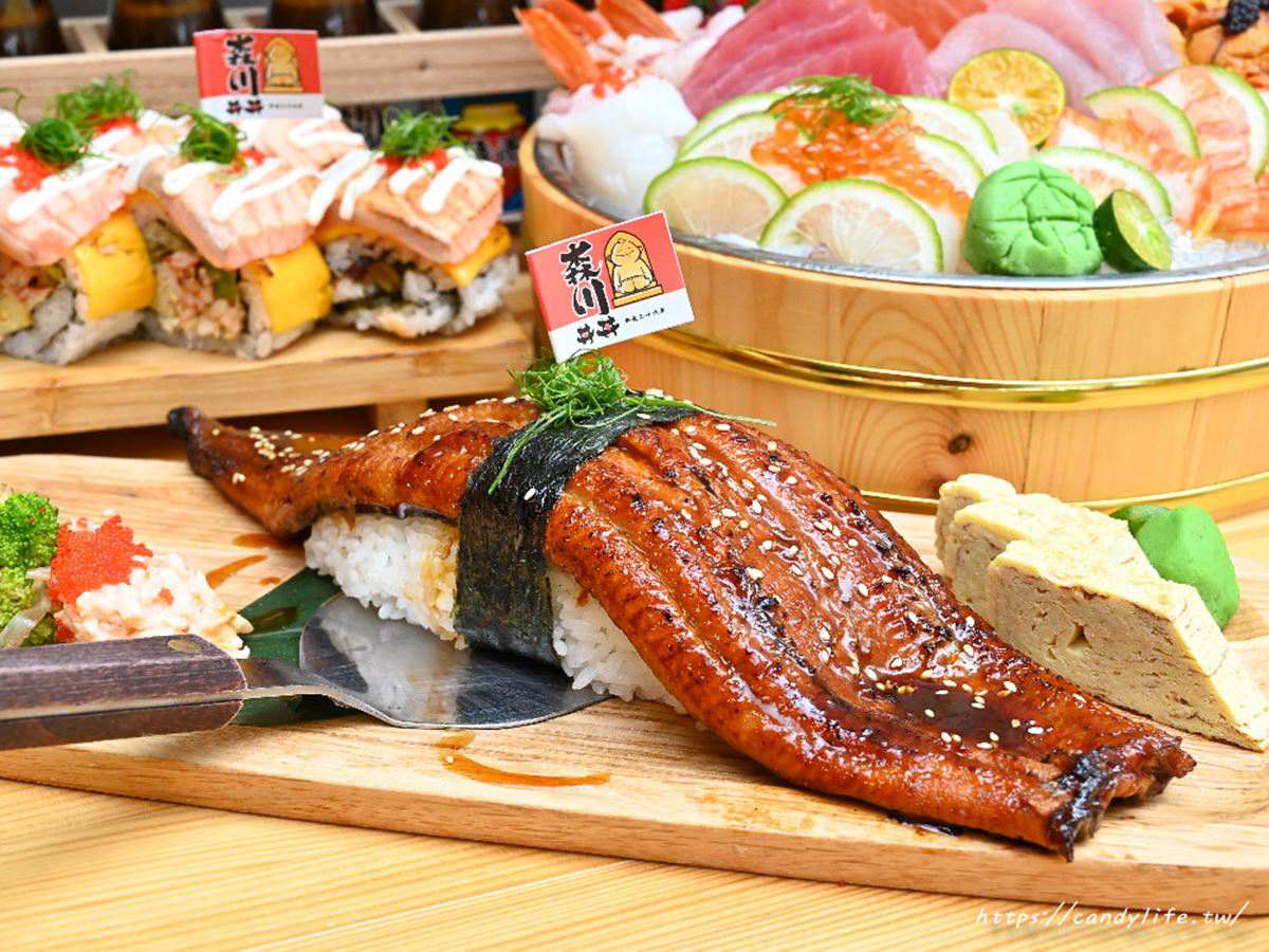4.7星台中日料！巨無霸鰻魚壽司要用鏟子吃，厚切鮭魚起司捲軟嫩鮮甜