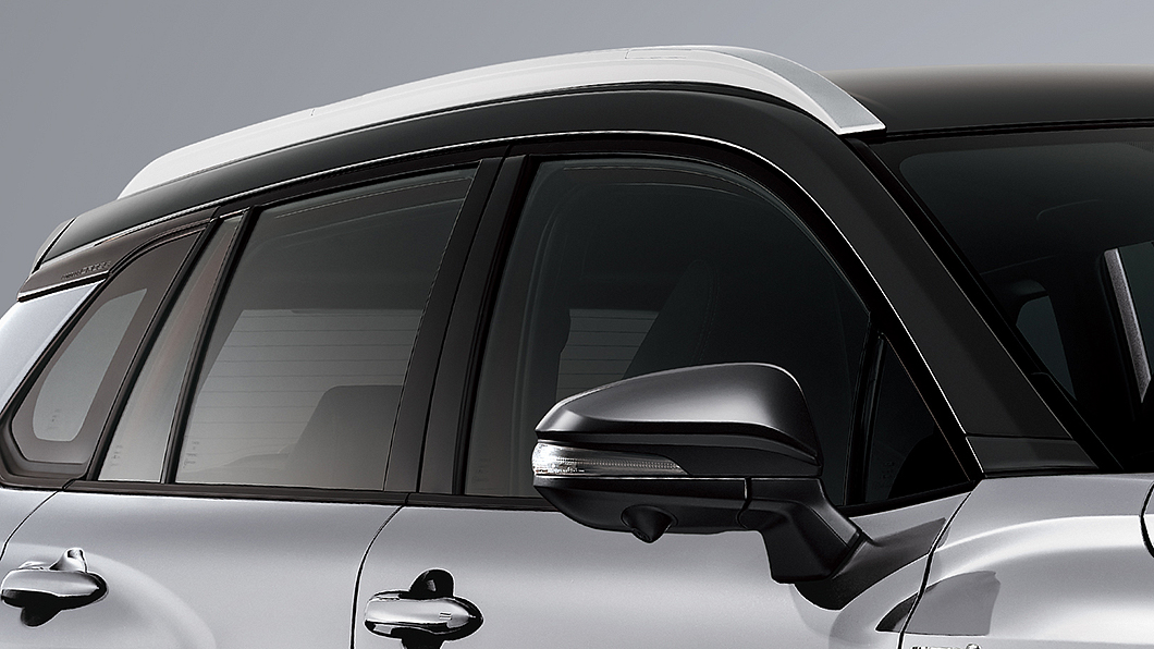 黑色車柱、黑色車頂與黑色車側後視鏡為Corolla Cross GR Sport增添更多個性。(圖片來源/ Toyota)