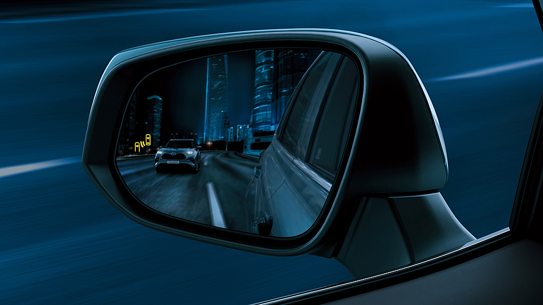 Hybrid GR Sport車型可選配盲點盲點偵測與駕駛座電動調整座椅等配備。(圖片來源/ Toyota)