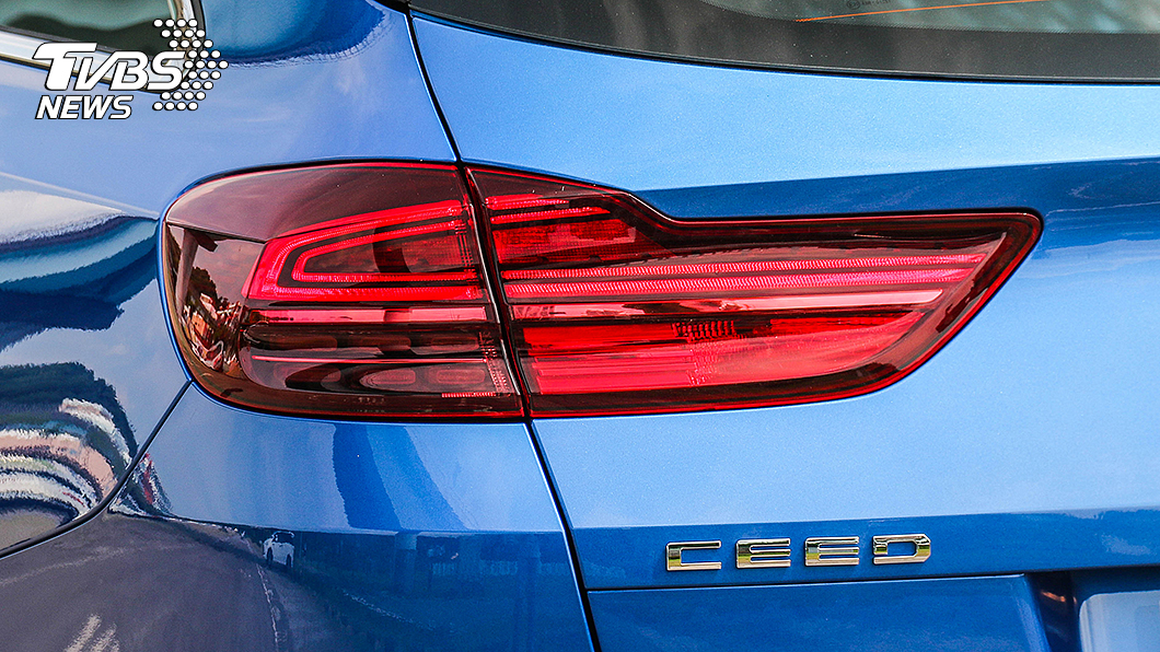 Ceed Sportswagon尾燈帶有些許德系豪華品牌車款氣息。
