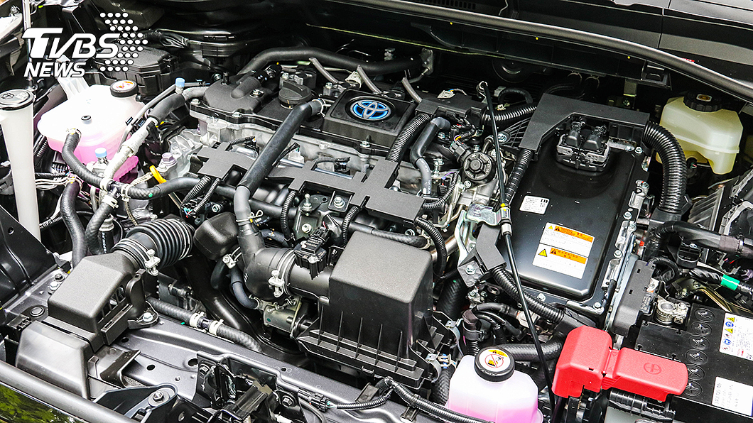 Corolla Cross GR Sport Hybrid油電車型動力輸出與一般版本Corolla Cross相同，都是以122匹馬力的Hybrid油電複合動力系統擔任。