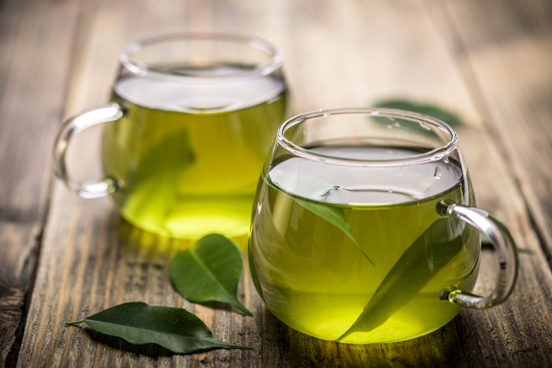 除了綠茶，這幾種茶飲也能越喝越瘦！飯前一杯國寶茶可抑制脂肪吸收、夏天喝白茶最清熱降火