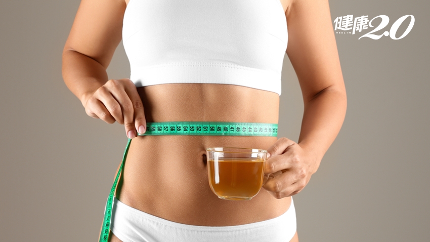 「喝1杯」降膽固醇、體脂肪還能抗癌！營養師：挑對「瓶裝綠茶」兒茶素多