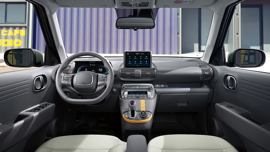 車內除了可選配全數位儀錶板之外，高階車型還配備有8吋中控螢幕。(圖片來源/ Hyundai)