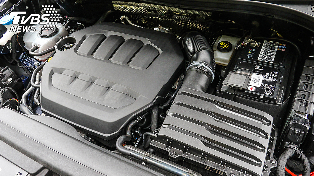 引擎室裡的2.0升直列4缸渦輪增壓引擎可以為Tiguan R提供320匹馬力、42.8公斤米扭力輸出。