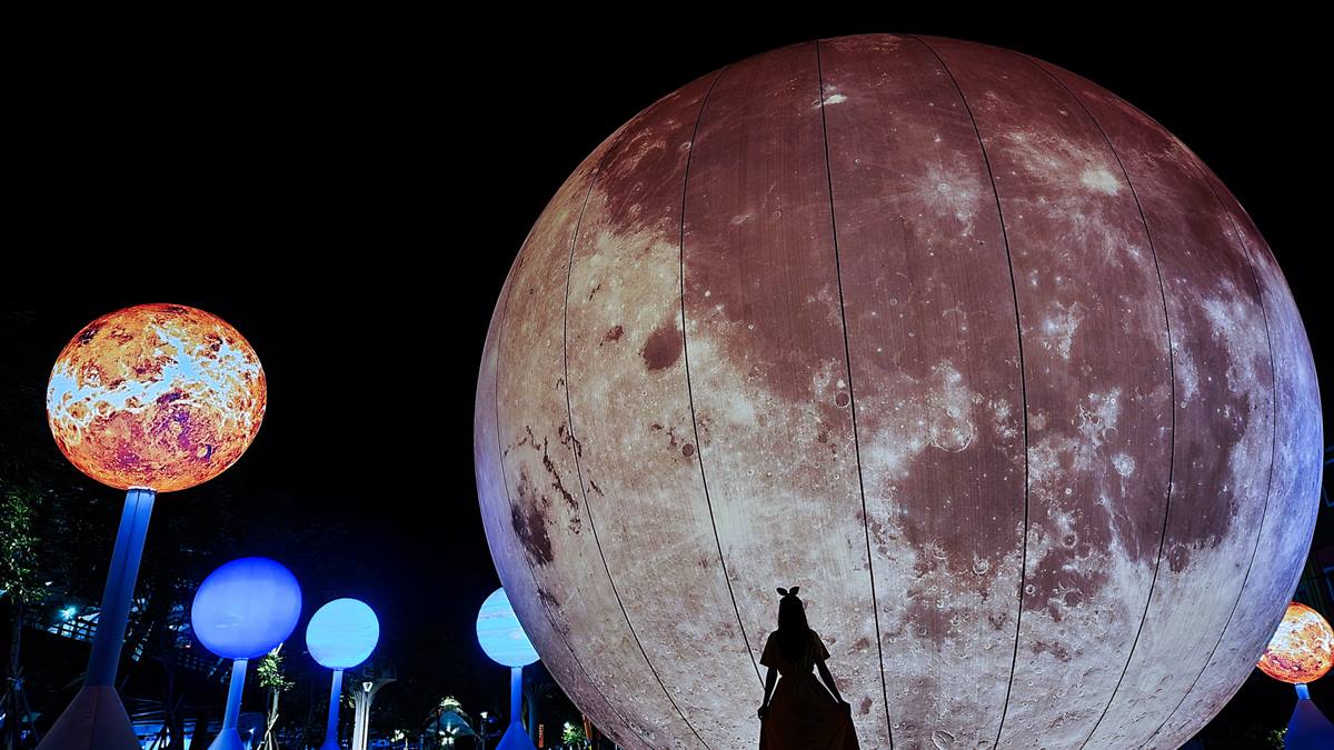 這才叫「賞月」啊！10米高「巨大月亮」超好拍，快衝宜蘭最新景點 