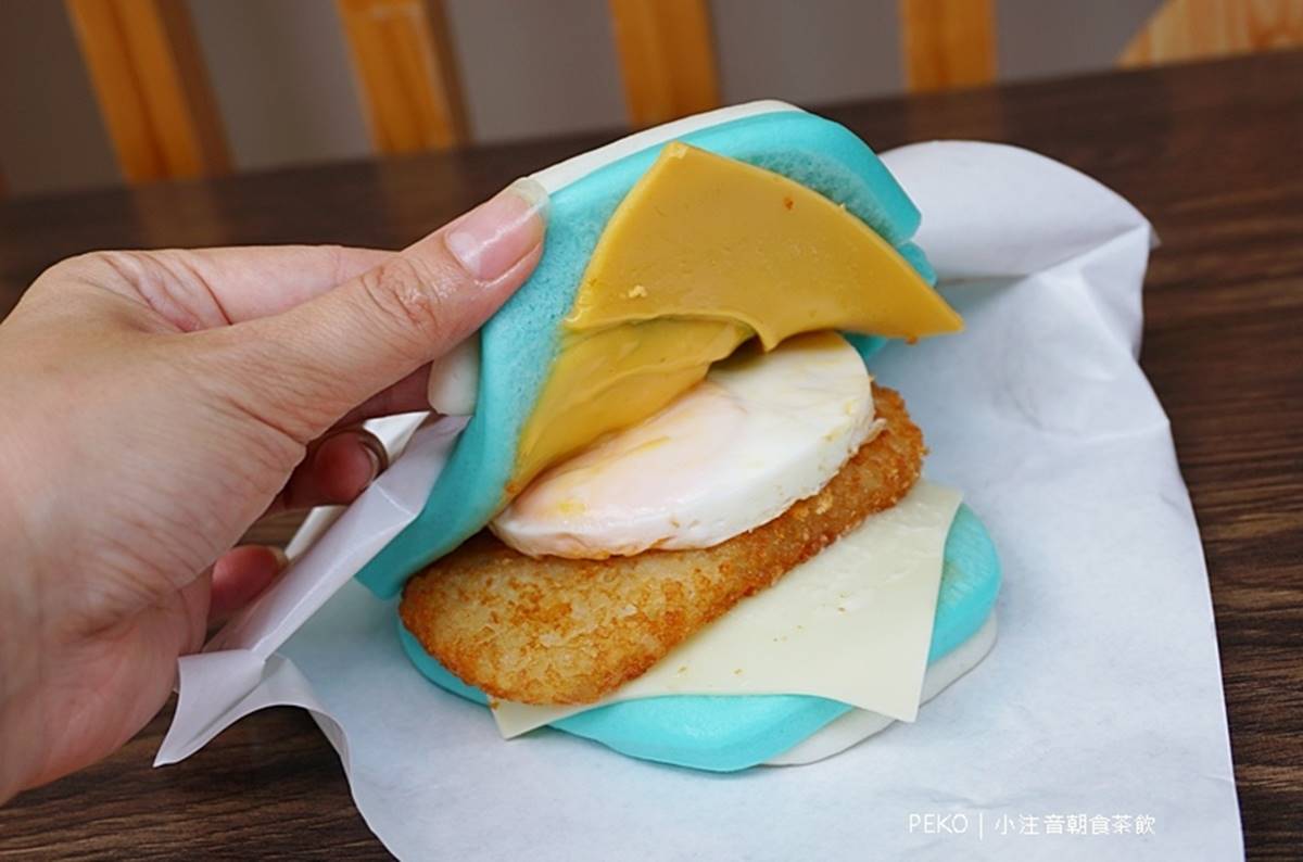 【新開店】萌度破表！板橋網美早午餐必點「富士山刈包」，加Line送超Q口罩