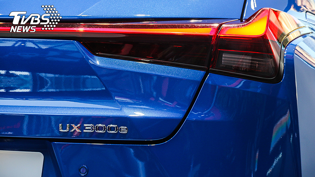 UX 300e採用豪華版單一車型設定，建議售價為169.9萬元。