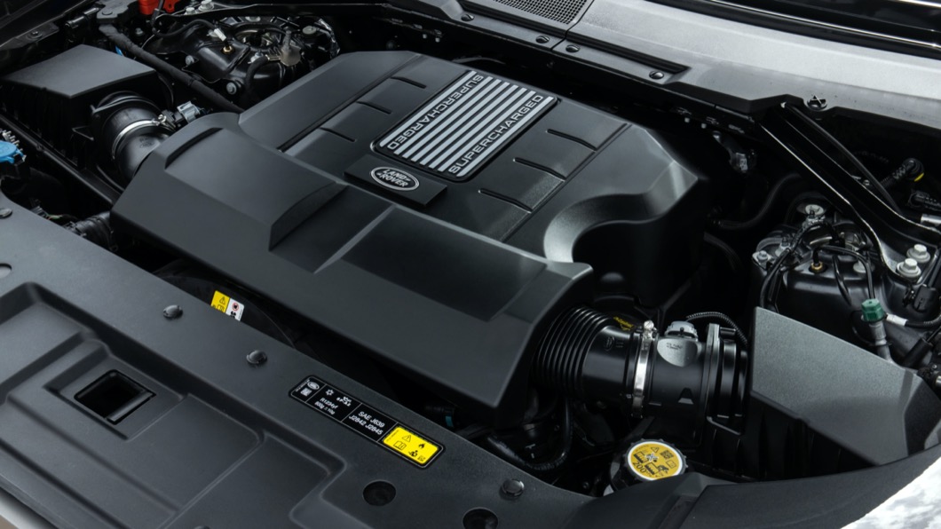 5.0升V8機械增壓汽油引擎，可以輸出525匹最大馬力以及63.7公斤米的最大扭力。(圖片來源/ Land Rover)