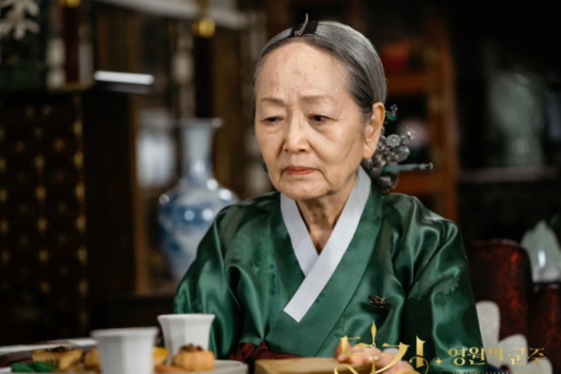 《海岸村恰恰恰》國民奶奶金英玉從廣播業出道，30幾歲就走上「奶奶」之路，經歷過韓戰痛失家人！