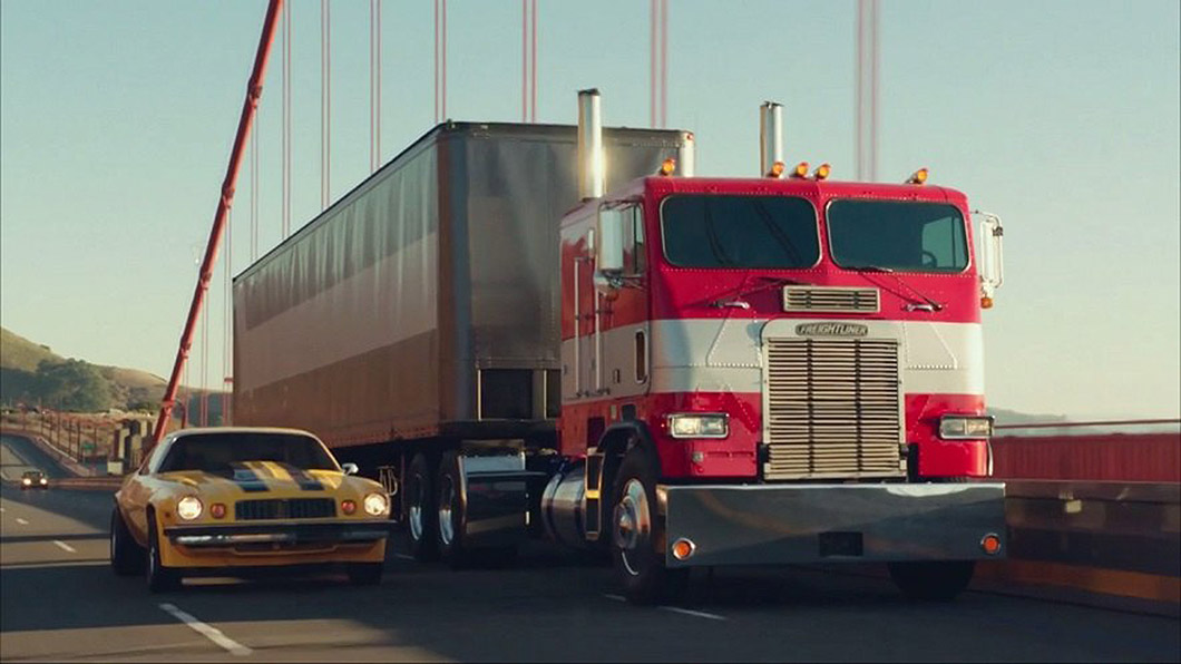 原本動畫中的柯博文變形後是一輛Cabover平頭卡車，在《大黃蜂》電影裡面曾經出現過。(圖片來源/ IMDB)