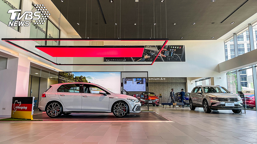 Volkswagen新一代展廳設計透過多變照明光源呈現活力精神。