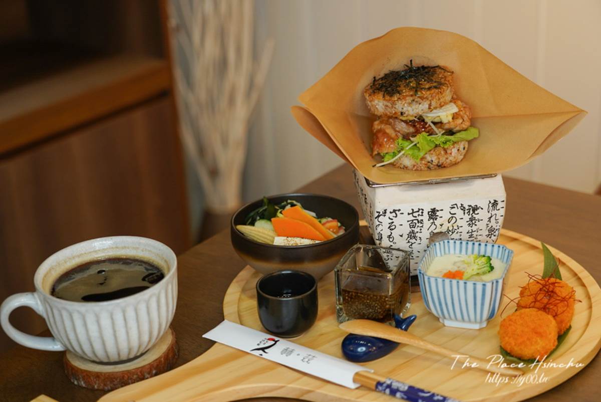 在地人私藏！新竹４家IG打卡早午餐：復古食堂裡嘗水潤餅、鯨魚牆搭烤爐飯糰