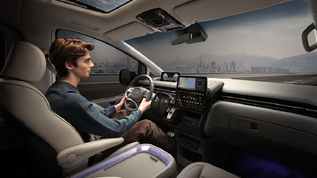 Staria Premium車內除了科技化鋪陳，原廠也提供完整ADAS先進駕駛輔助系統。(圖片來源/ Hyundai)