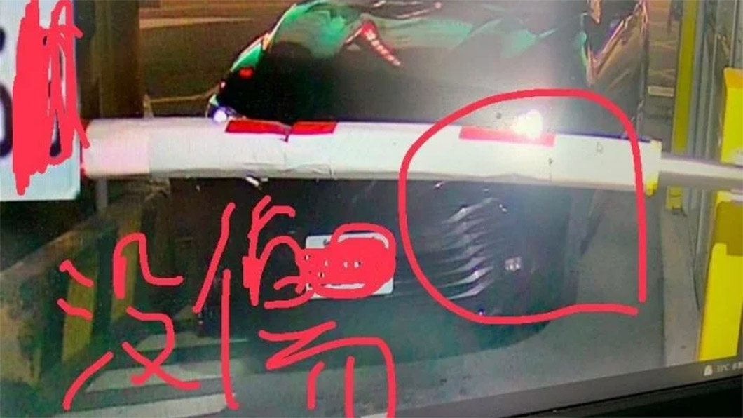 網友就算調出監視錄影證明車輛的確在停車場裡面被撞，但停車場本身沒有疏失的話是不用負責。（圖片來源/ 翻攝自DCARD）