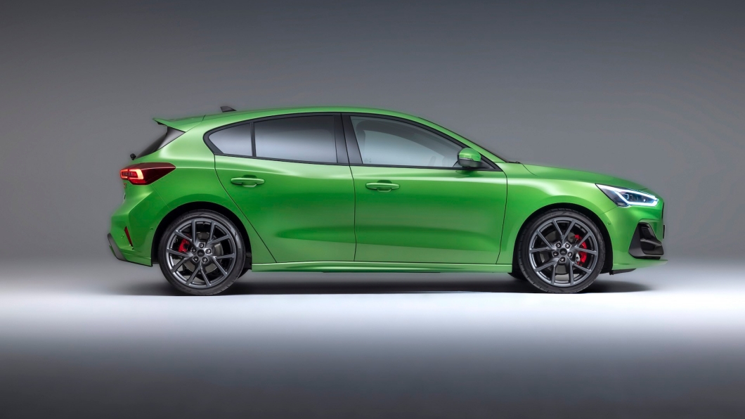 ST車款擁有全新的淺綠色烤漆，輪圈也可升級至19吋，看起來更具性能風格。(圖片來源/ 福特)