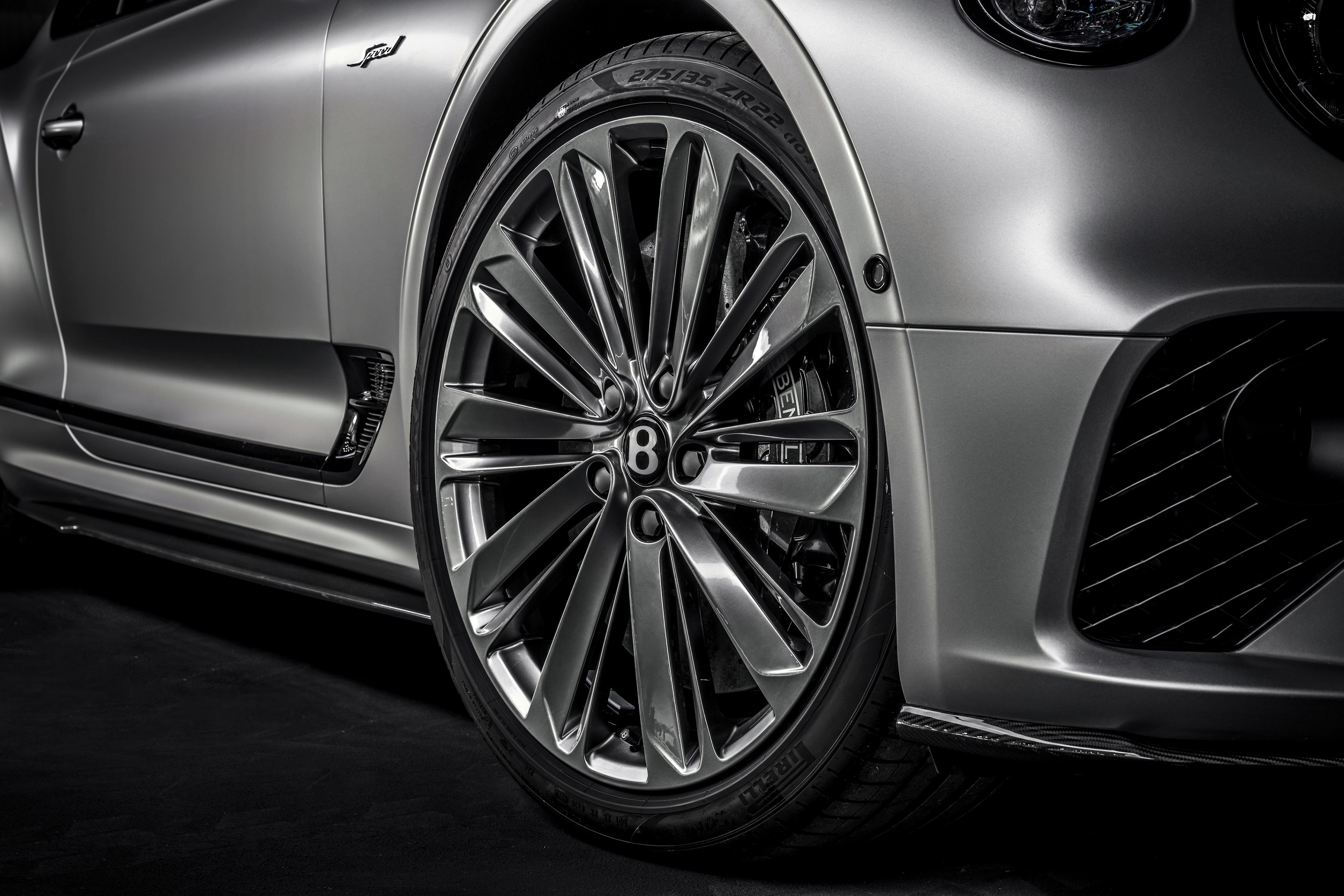 Continental GT Speed搭載著名Bentley動態駕駛系統、全輪驅動以及全輪轉向功能，得以匹配強大動力輸出。(圖片來源/ Bentley)