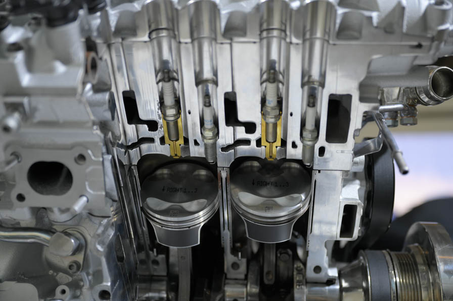 全新海王星引擎整合源自F1賽車技術的雙火星塞系統結合預燃燒室設計，以獲得更出色的燃燒效率。