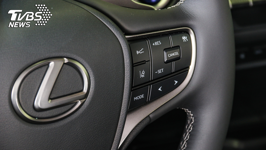 Lexus Safety System+ 2.0智動駕駛輔助系統為UX 300e標準配備。
