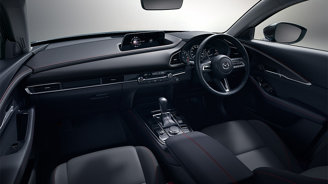 內裝仍舊維持優雅沈穩兼具動感的鋪陳風格。(圖片來源/ Mazda)
