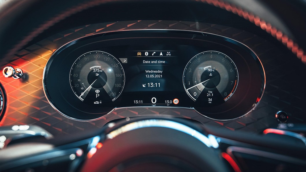 Bentayga儀錶板在小改款之後已升級為全數位設計。(圖片來源/ Bentley)
